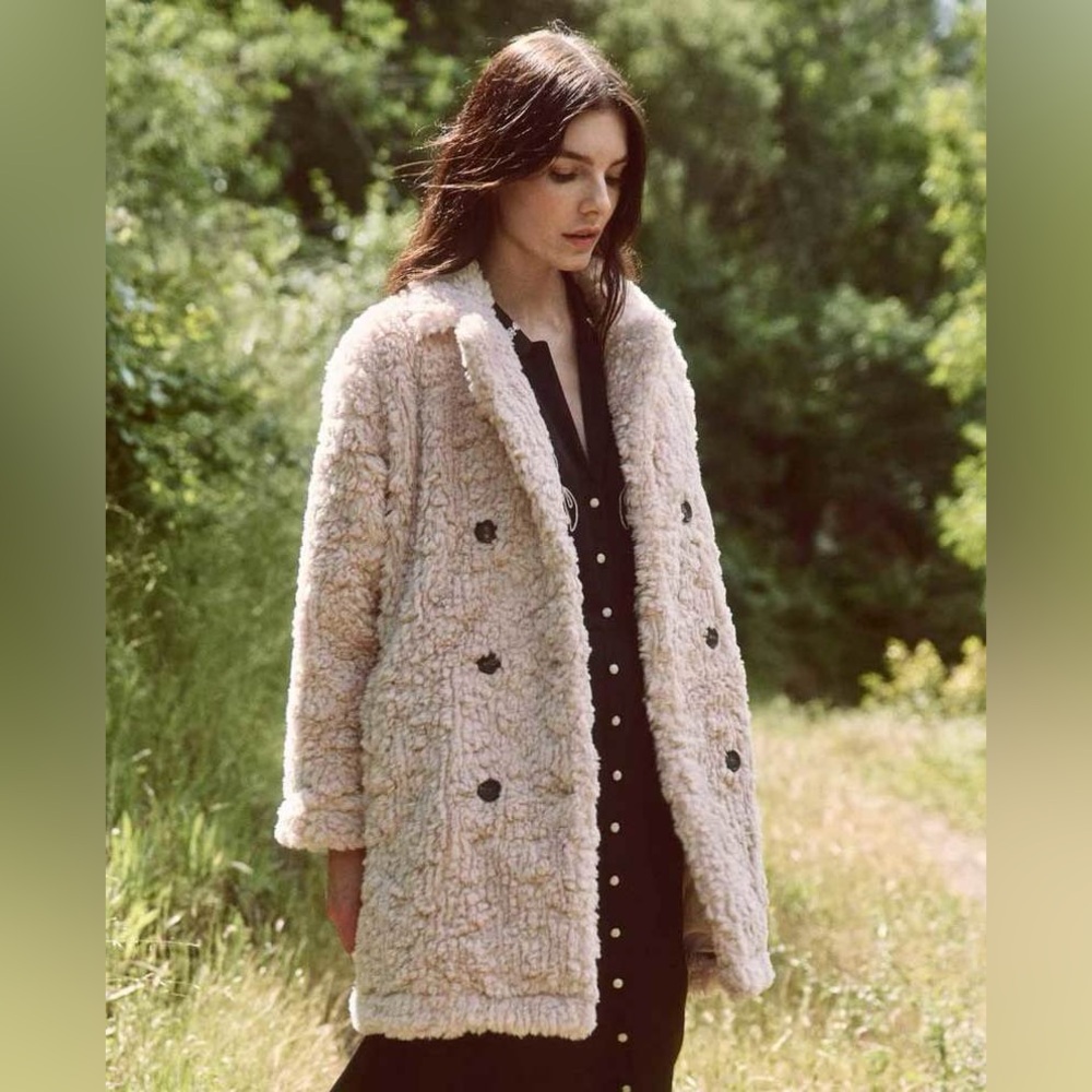 NWT The Great. The Vintage Plush Coat in Pale Blush Size 2